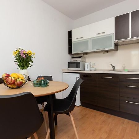 Cozy Apartment with Balcony Warszawa by Renters Zewnętrze zdjęcie