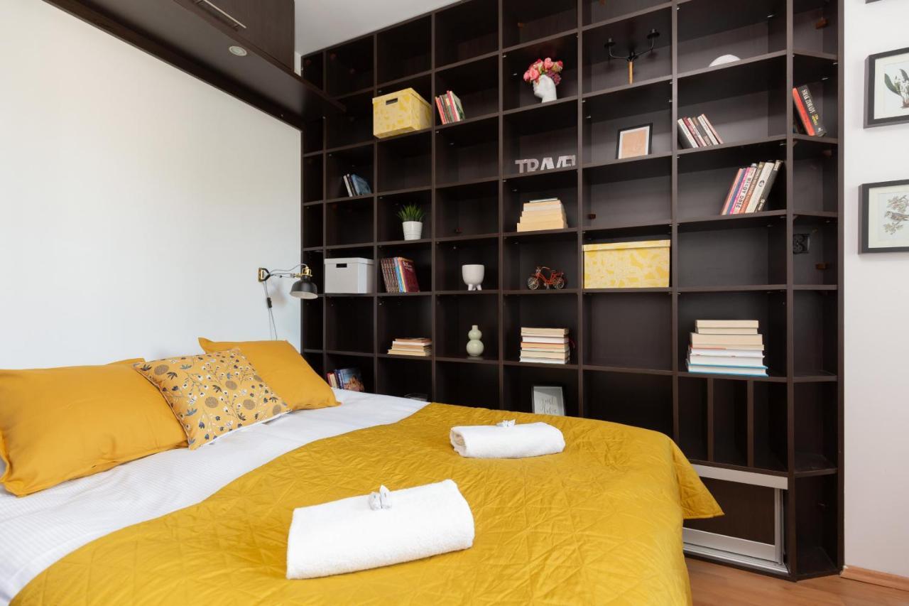 Cozy Apartment with Balcony Warszawa by Renters Zewnętrze zdjęcie