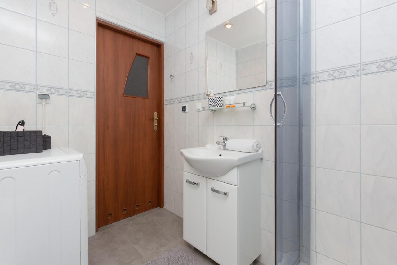 Cozy Apartment with Balcony Warszawa by Renters Zewnętrze zdjęcie