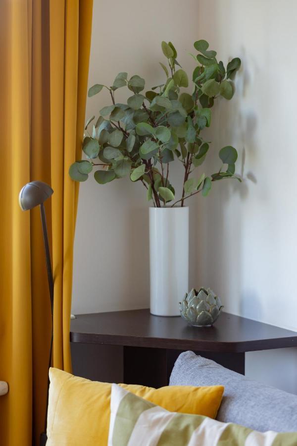 Cozy Apartment with Balcony Warszawa by Renters Zewnętrze zdjęcie